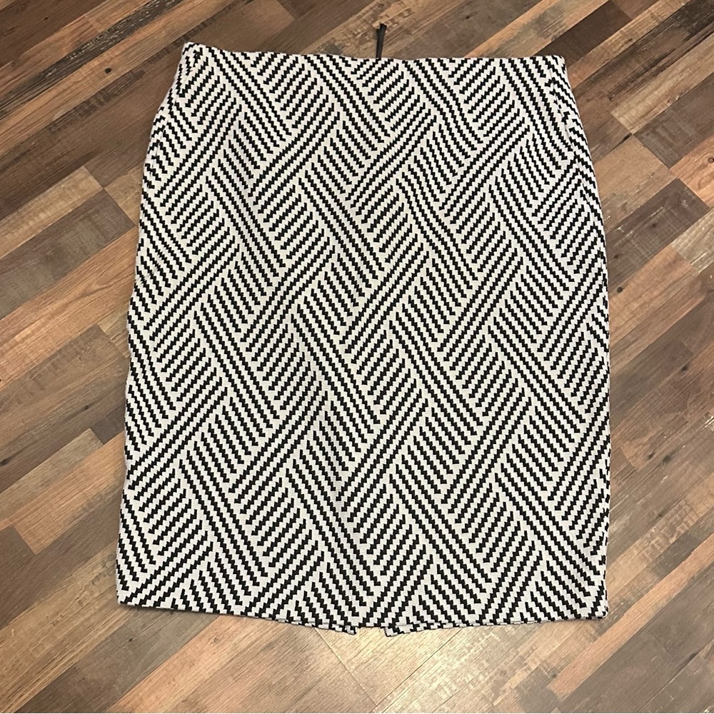 Women’s Lane Bryant Black and White Patterned Pencil Skirt